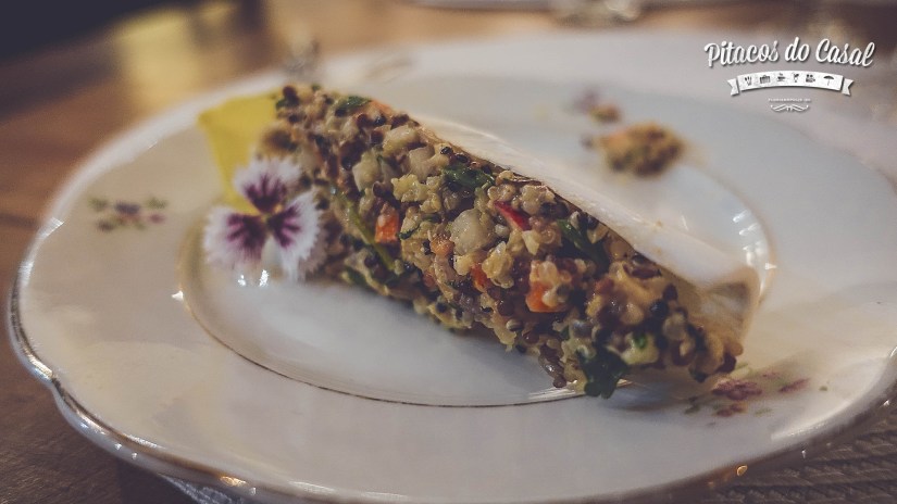 Couscous de quinoa com tâmaras