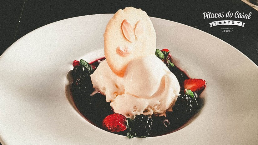 Sopa de frutas vermelhas