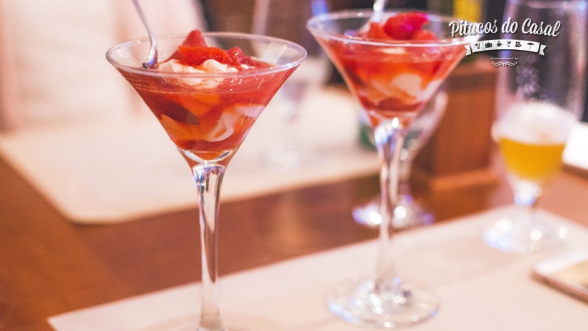 Delícias de Zakynthos (iogurte com frutas vermelhas)