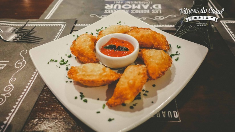 Pastel de Brie com geleia de pimenta